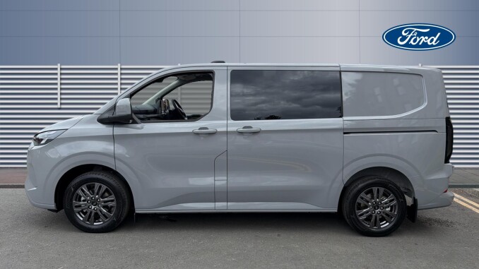 Ford Transit Custom 320 L1 Petrol Fwd 2.5 PHEV 232ps H1 Double Cab Van Limited Auto - Image 4